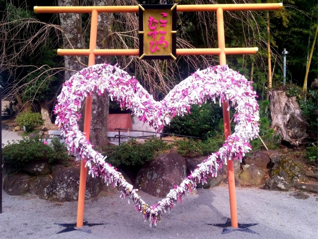 縁結び 良縁成就 恋愛のパワースポット 熱海 伊豆山神社ーご利益を解説します みしま楽々
